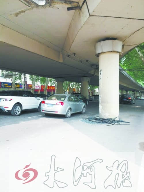 郑州公交车撞桥墩9人伤 乘客受惊喊“要爆炸”