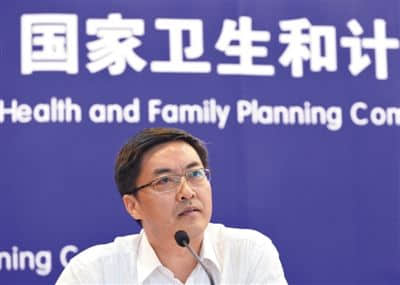 7月10日，卫计委新闻发言人邓海华在新闻发布会上回答提问。新华社记者