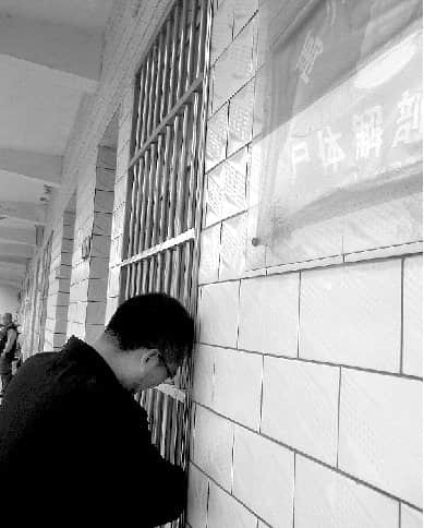 家属称禹州9岁男童眼睛被挖 身中百余刀（图）