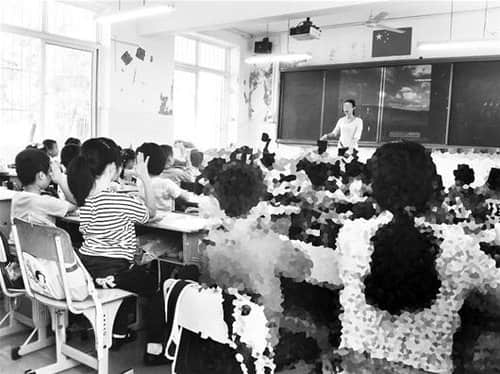 辞高薪职念小学 武汉多名家长全职给娃当伴读